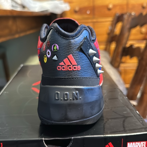 DON Issue 4J Spider-Man Size 6 NIB - Picture 3 of 8